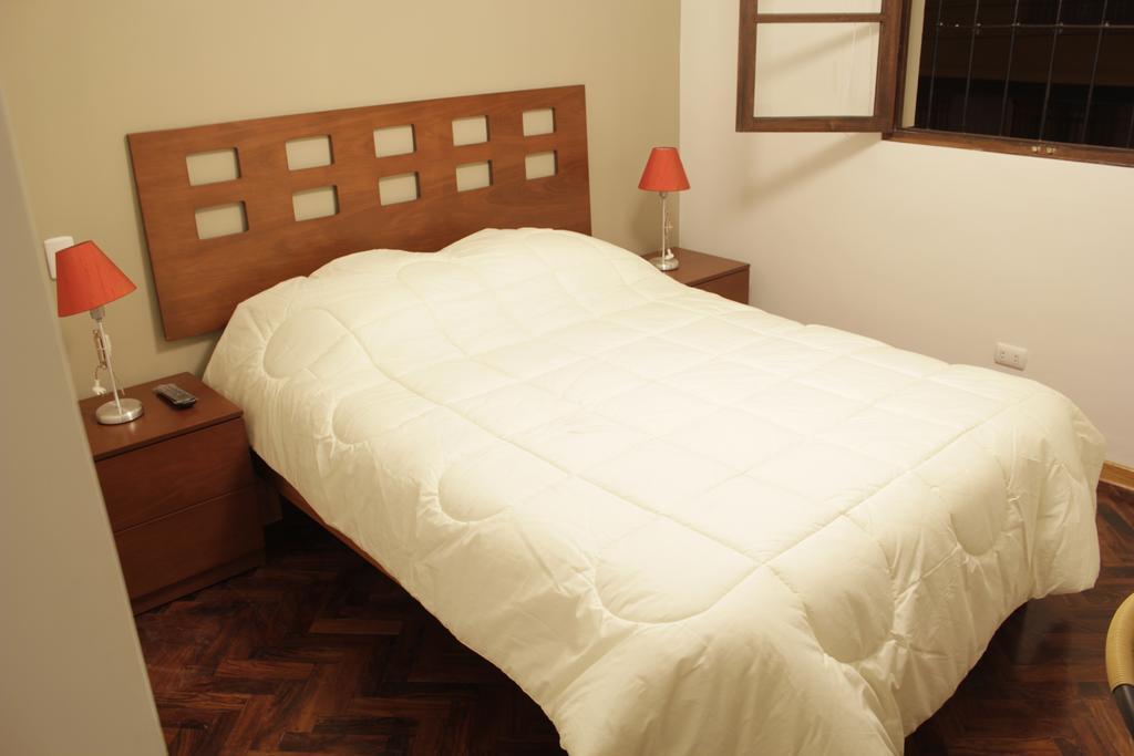 Bed & Breakfast - La Casa De Ceci Lima Bagian luar foto