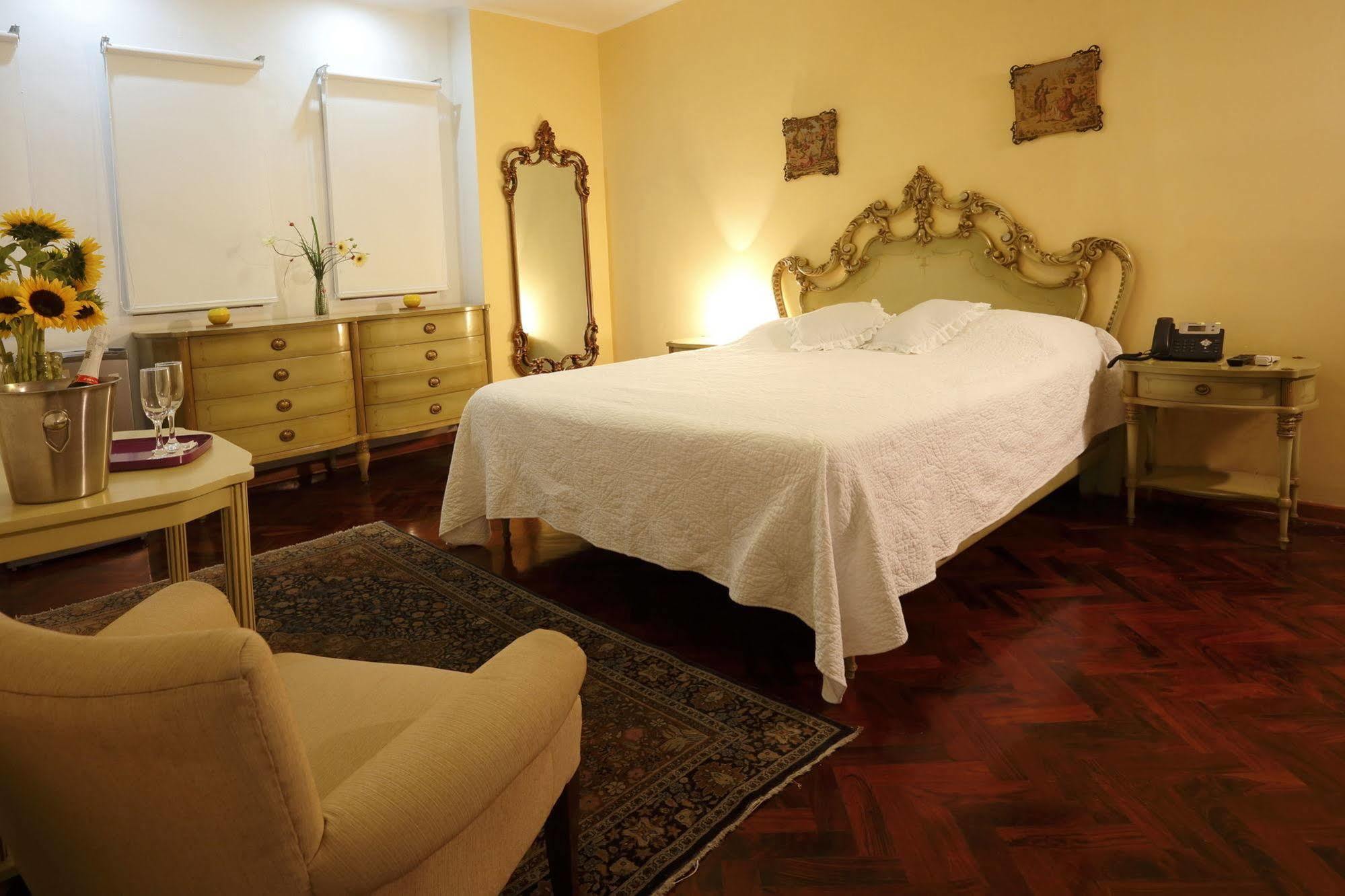Bed & Breakfast - La Casa De Ceci Lima Bagian luar foto